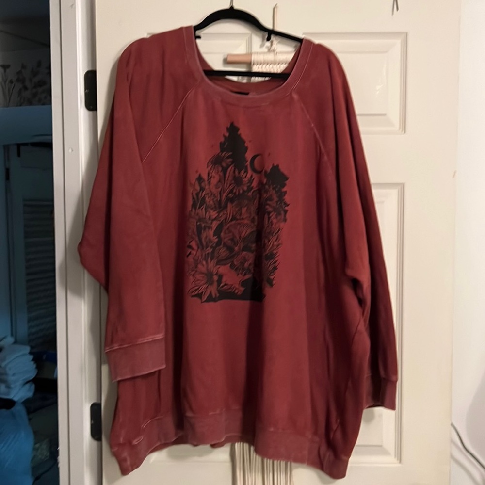 Torrid size 6 rust sweatshirt with woodland scene